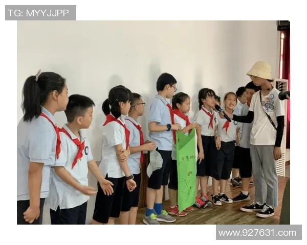 全球发行足球主题的数学物理地理家庭作业册助力学生全面提升学科素养